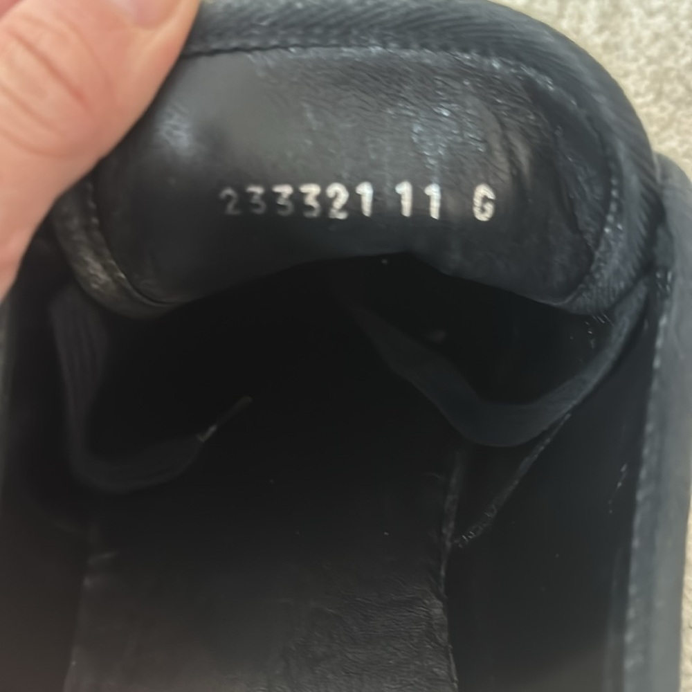 Gucci Black Sneakers with Red & Green Trim - Picture 8 of 10